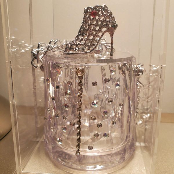 https://sandarellapurses.com/wp-content/uploads/2024/08/Sandarella-Mardi-Gras-Krewe-of-Muses-Glass-Purse-600x600.jpg