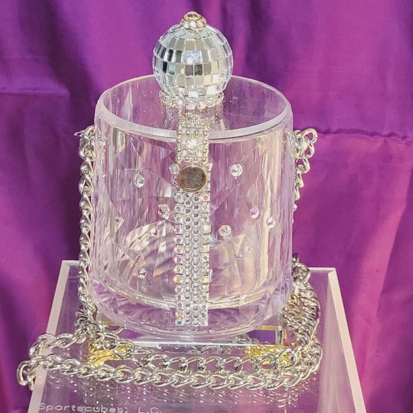 https://sandarellapurses.com/wp-content/uploads/2024/08/Sandarella_Disco_Ball_Glass_Purse_3-600x600.jpg