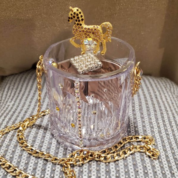 https://sandarellapurses.com/wp-content/uploads/2024/08/Sandarella_Kentucky_Derby_Glass_Purse_01-600x600.jpg