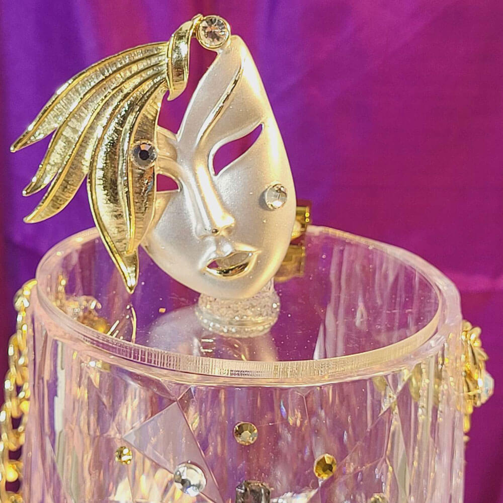 https://sandarellapurses.com/wp-content/uploads/2024/08/Sandarella_Mardi_Gras_Mask2_Glass_Purse_3.jpg