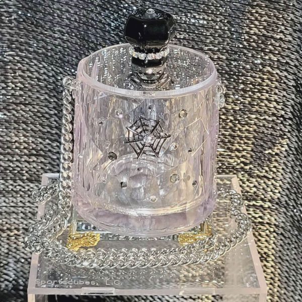 https://sandarellapurses.com/wp-content/uploads/2024/08/Sandarella_Spider_Web_Glass_Purse_1-600x600.jpg