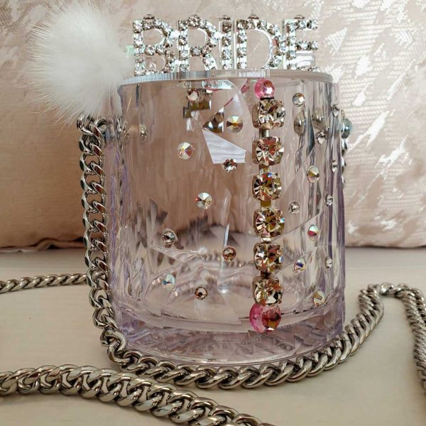 https://sandarellapurses.com/wp-content/uploads/2024/08/bride-02-600x600.jpg